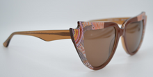 Load image into Gallery viewer, Jukurrpa Design By Meeka - Passing Through Sunglasses
